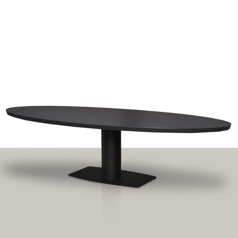Ovale eettafel van zwart eikenhout met een metalen kolom onderstel Van Tafel.