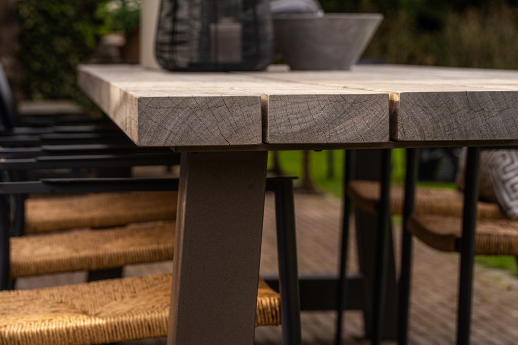 Van Tafel maatwerk: tuintafels