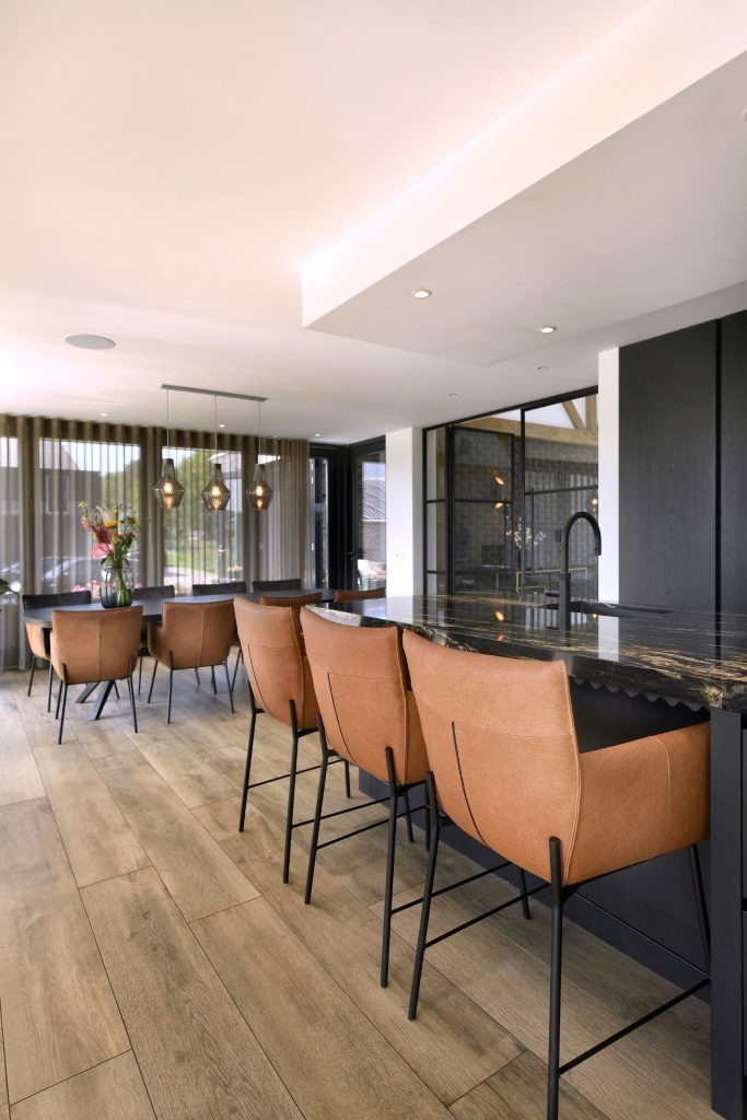 Leren barkrukken op maat