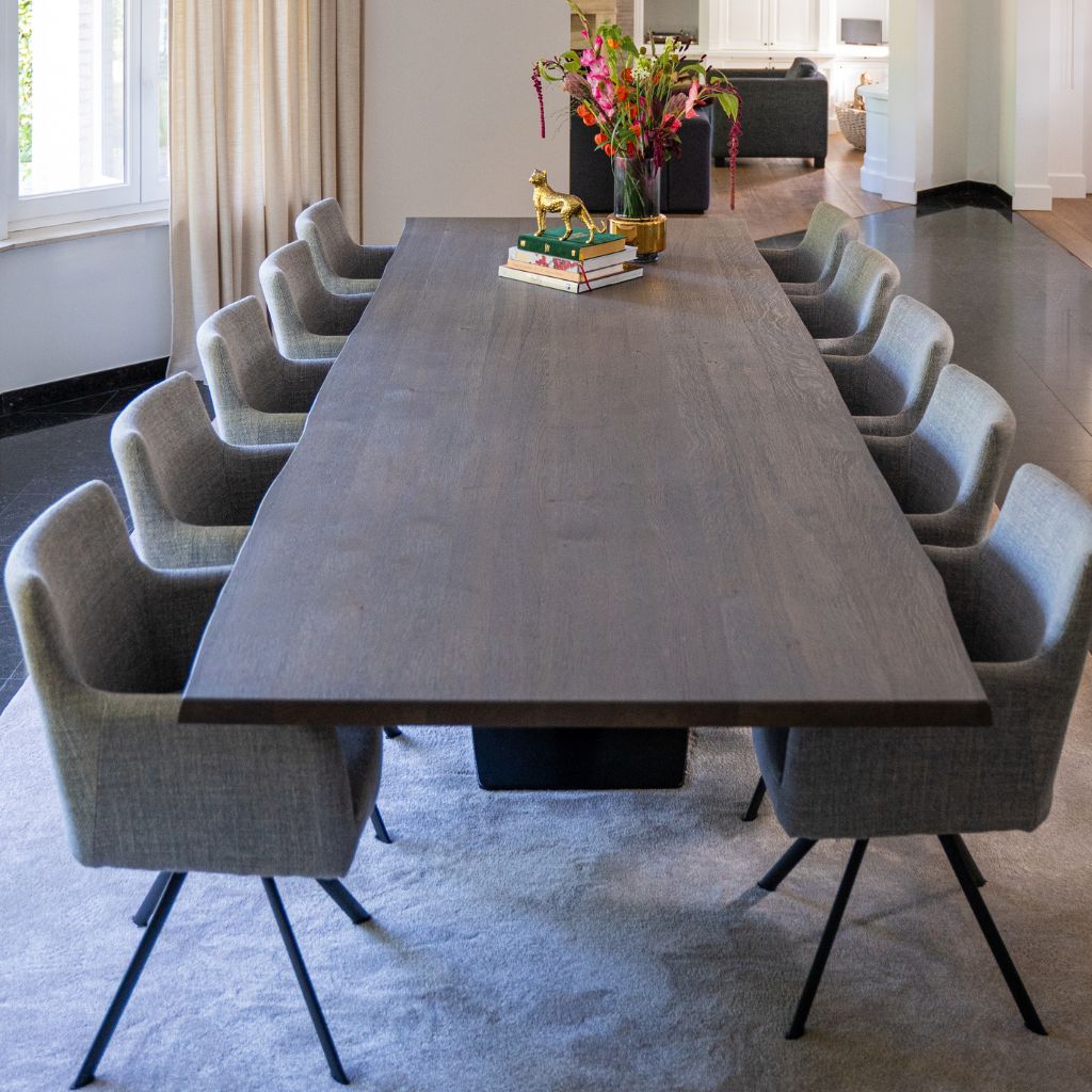 Boomstamtafel met glooiende randafwerking