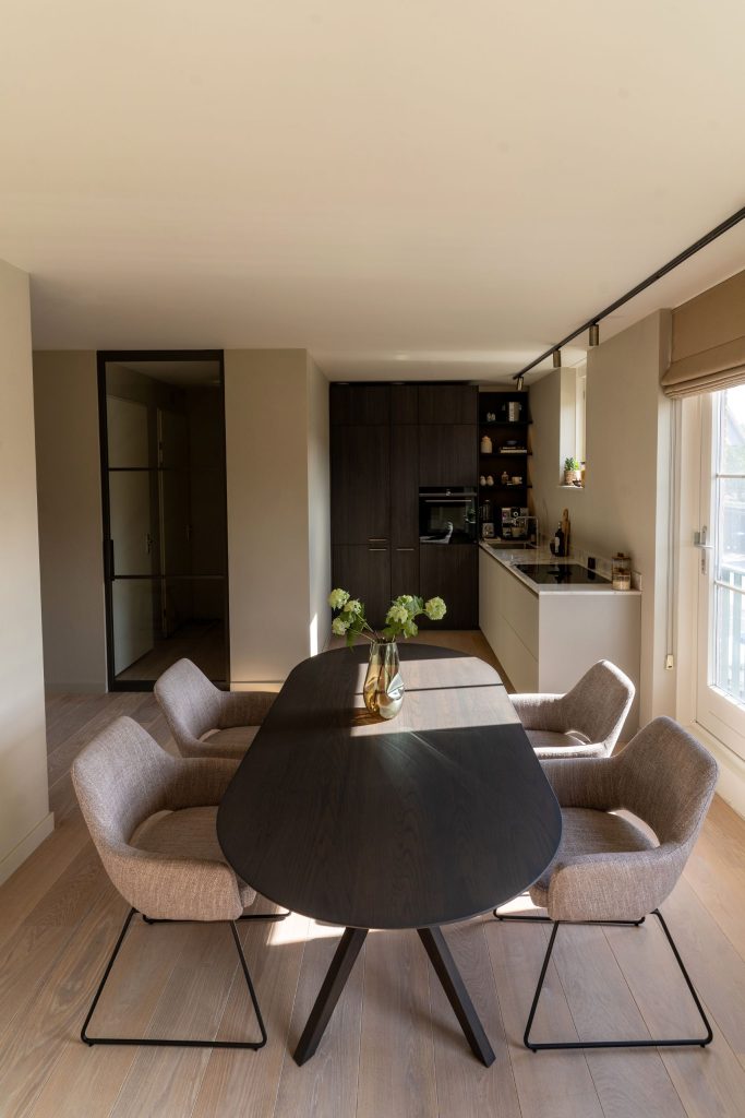 Plat ovale tafel Van Tafel