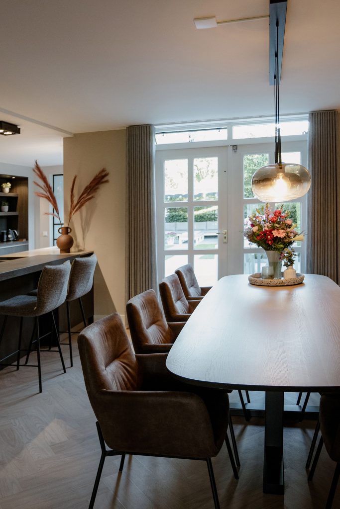 Sfeerfoto Deens ovale tafel