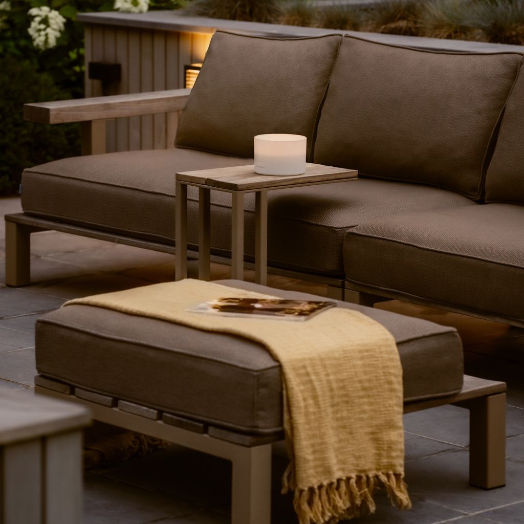 Loungeset voor in de tuin van Van Tafel