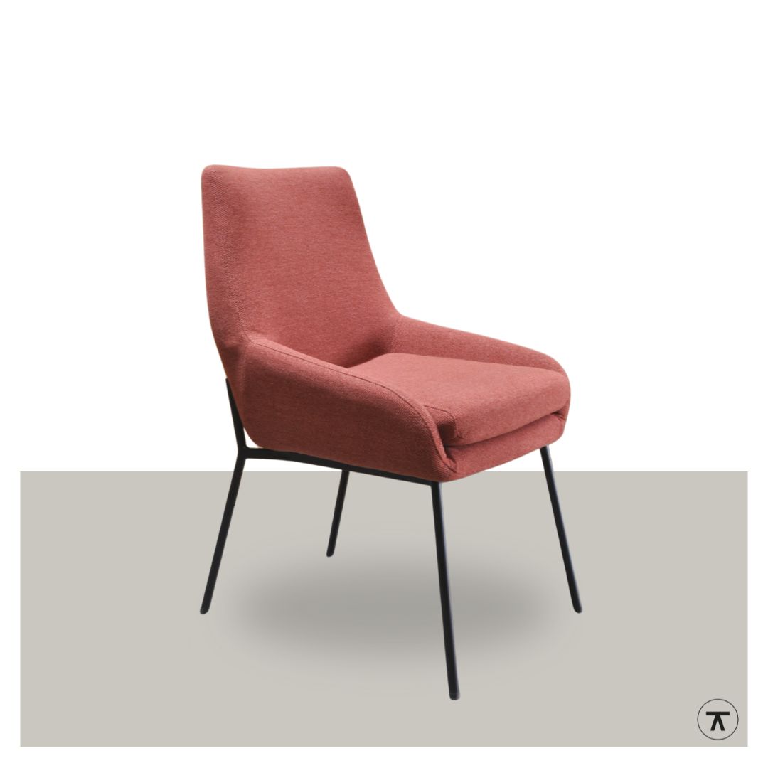 Stoel Zit warm rood met lage armleuningen