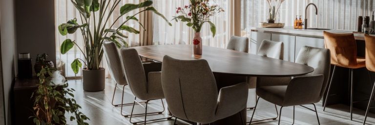 Tafel met stoelen, geheel op maat voor jou