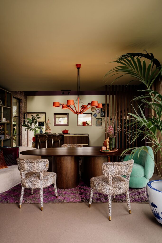 Voorbeeld van tafel met bijpassende stoelen