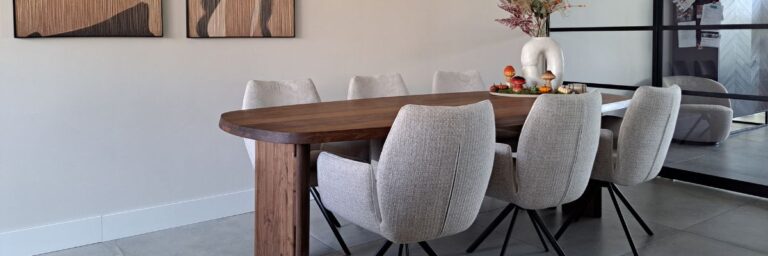 Eettafel van Amerikaans notenhout