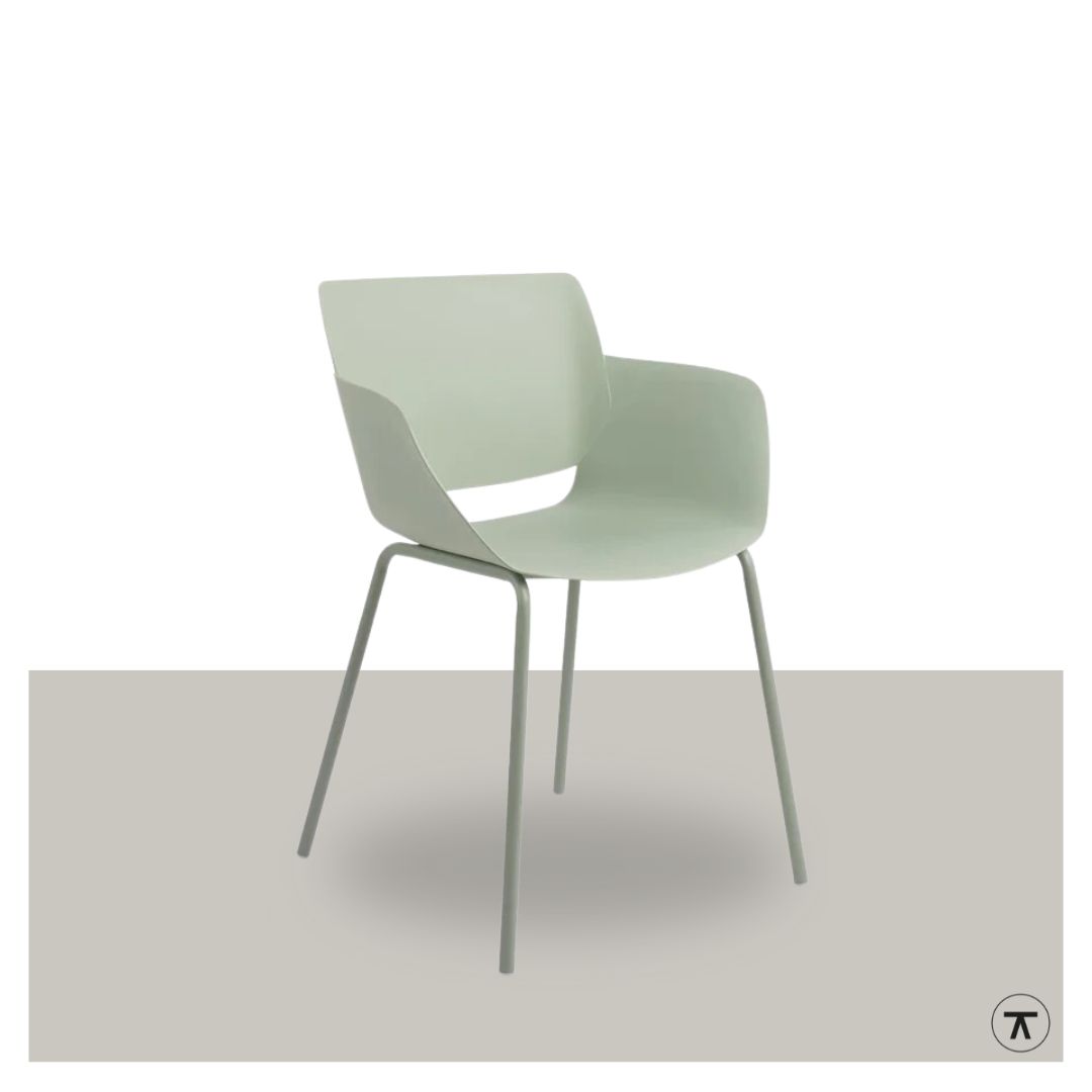 Tuinstoel Koto in de kleur Lovely Sage met een inkeping in de rugleuning