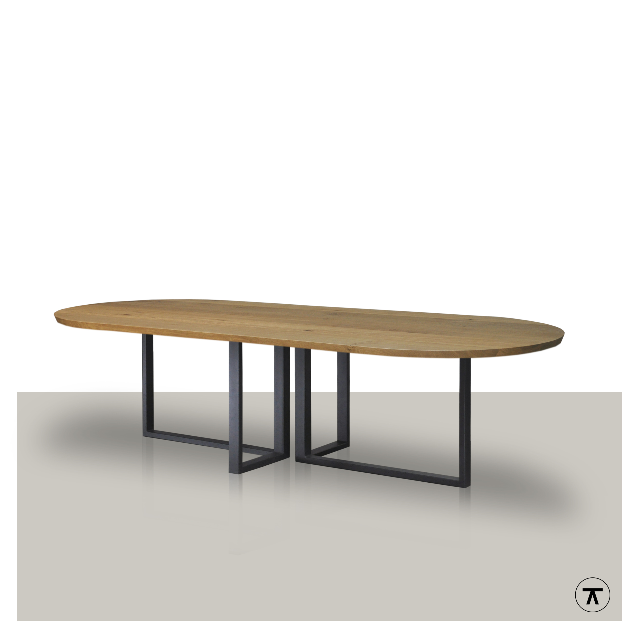 Plat ovale tafel Oirschot met metalen onderstel