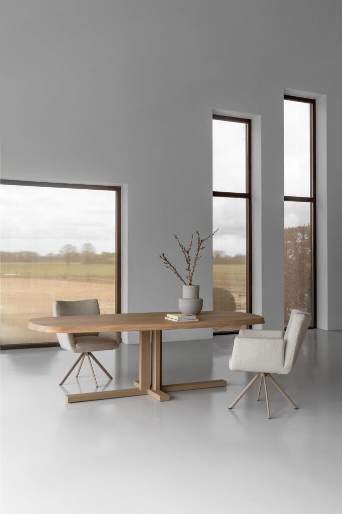 Deens ovale tafel met middenpoot